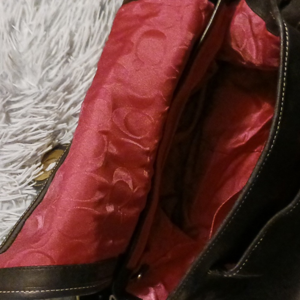 Vintage Coach black leather saddle bag with brass turn-lock clasp and hardware. - Picture 6 of 7